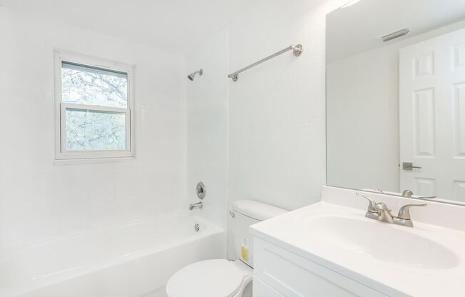 2 beds, 1 bath, 720 sqft, $1,154