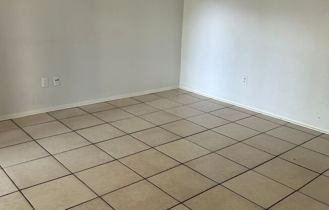 2 beds, 1 bath, 796 sqft, $1,175, Unit 503