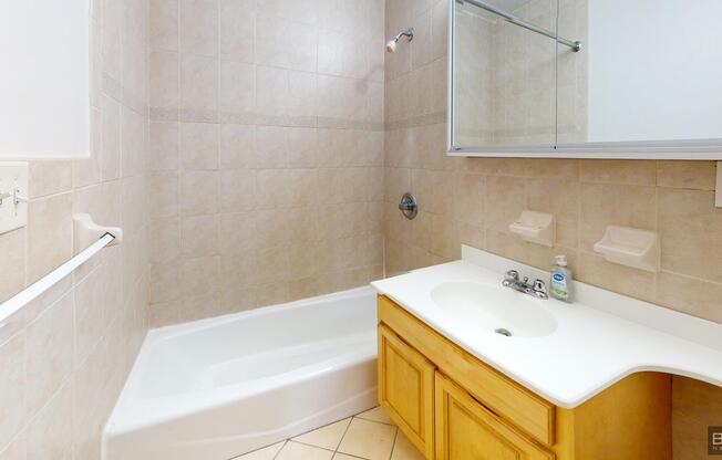 1 bed, 1 bath, $3,200, Unit 7B