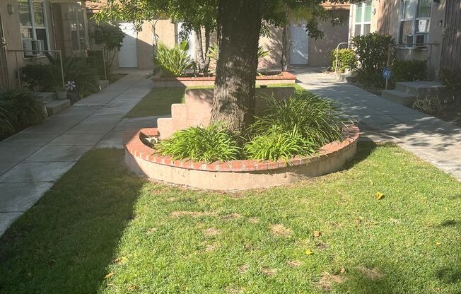 925 N. Azusa Ave.