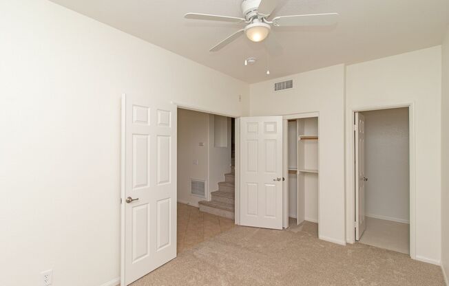 Incredible 3 bed & 3.5 bath Tri-Level Condo in San Marcos!