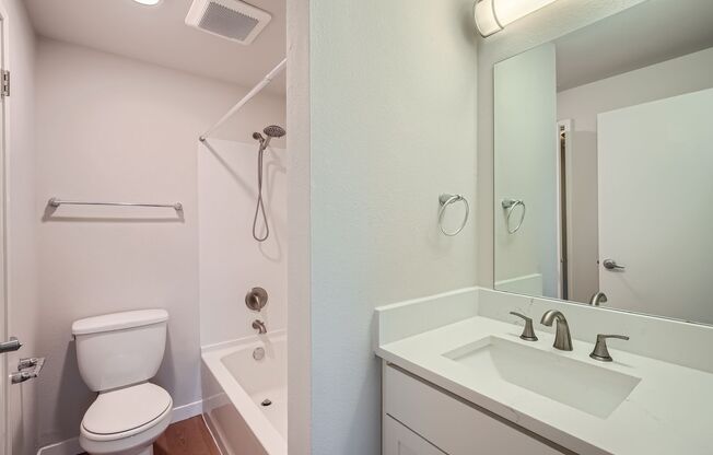 2 beds, 2 baths, 1,000 sqft, $2,595, Unit Unit D204