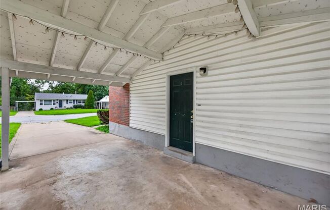 3 beds, 1 bath, 1,292 sqft, $1,900, Unit Barton Place- 45