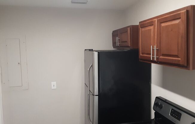 2 beds, 1 bath, $1,175