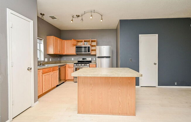 3 beds, 1.5 baths, 1,288 sqft, $1,377