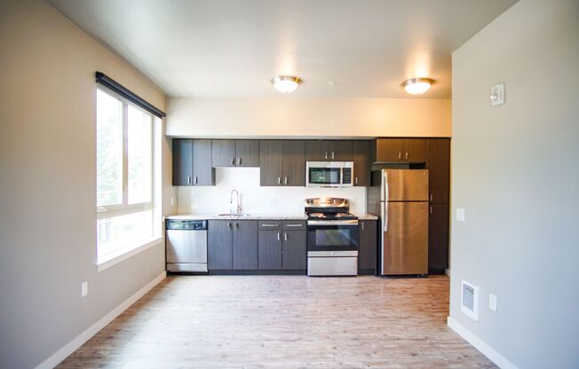 Fabulous & Modern 1 Bedroom w/Huge Windows & Washer/Dryer!