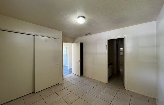 2 beds, 1 bath, $1,600