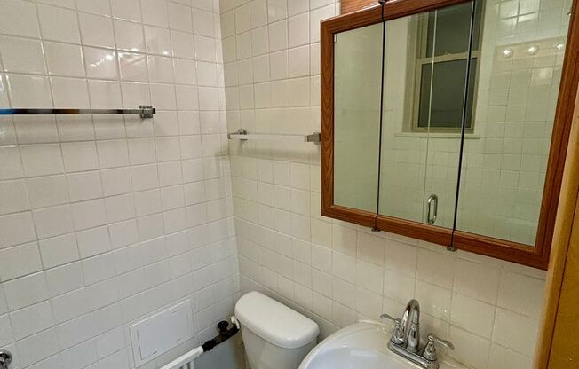 1 bed, 1 bath, 425 sqft, $1,655, Unit 233-G3
