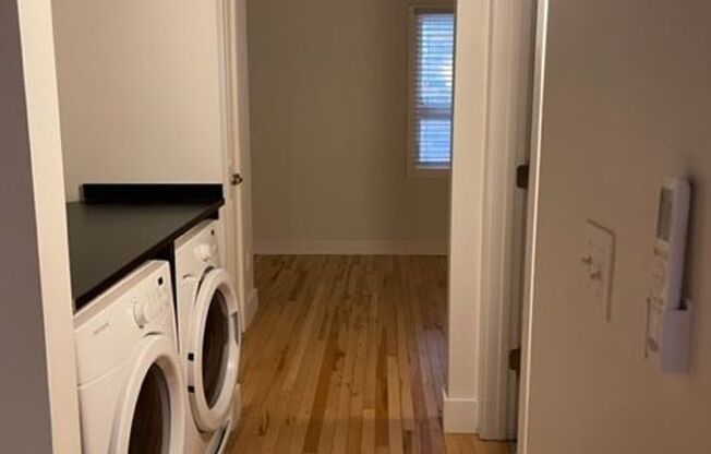 1 bed, 1 bath, 465 sqft, $1,250, Unit Apt 204