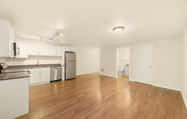 1 bed, 1 bath, 612 sqft, $1,795, Unit 03