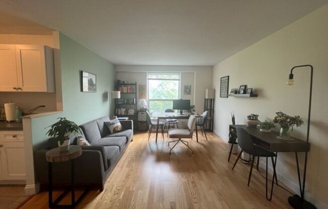 1 bed, 1 bath, 700 sqft, $1,550, Unit 0606