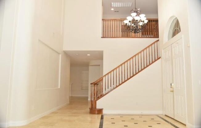 Stunning Home with Mountain Views, Covered Patios & Prime Location!