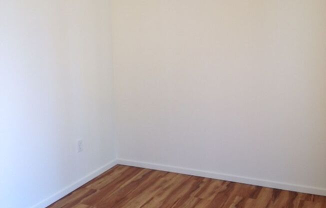 1 bed, 1 bath, 608 sqft, $1,160, Unit 909