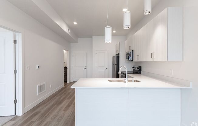 1 bed, 1 bath, $1,250, Unit 106