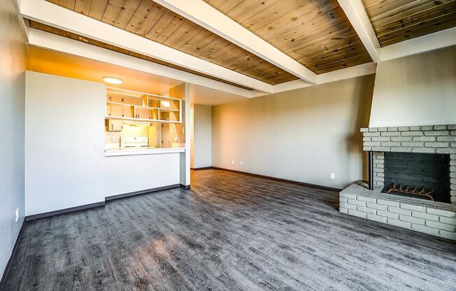 Burnett Ave 821