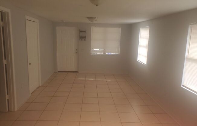 2 beds, 1 bath, $1,200