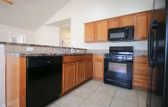 3 beds, 2 baths, $1,595