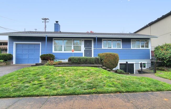 Nicely Updated 3+ Bed Mid-Century Home at Cathedral Park