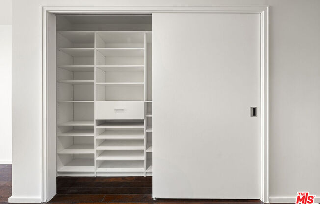 1 bed, 1.5 baths, 1,120 sqft, $4,000, Unit 1103