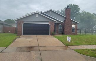 3208 N 8th Place