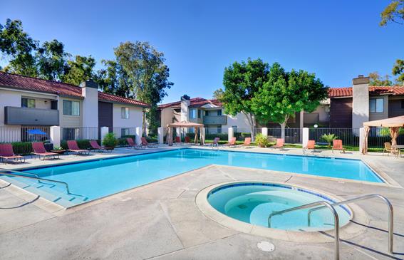 Swimming Pool at Shadowridge Woodbend Apartments in Vista, CA