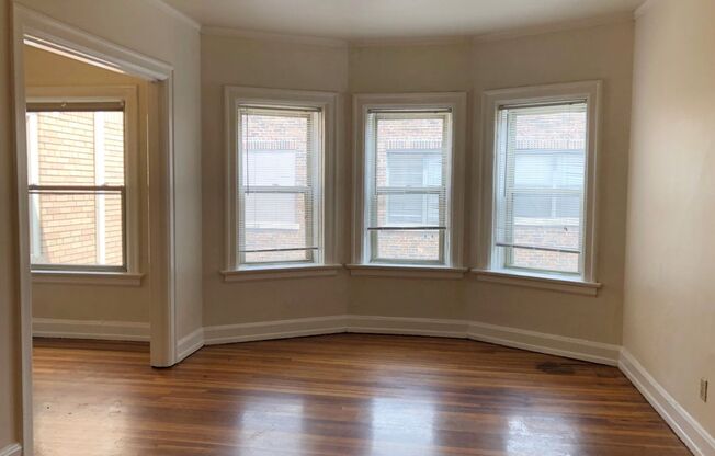 1 & 2 Bedroom Apartments in Downtown Indianapolis - Meridian Plaza Awaits You!