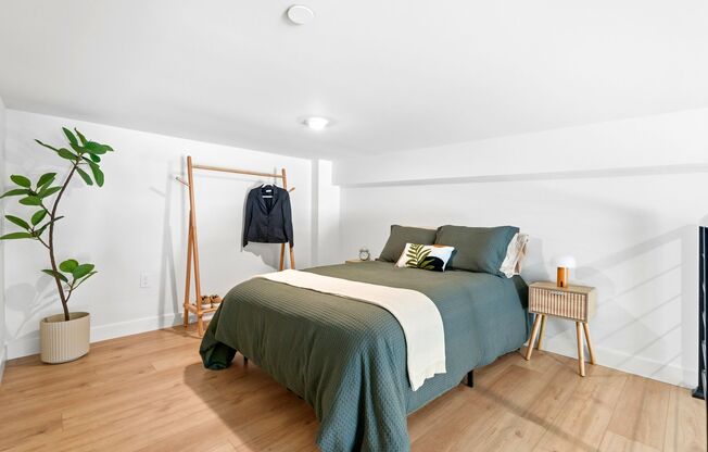 Studio, 1 bath, 374 sqft, $1,495, Unit 207-E