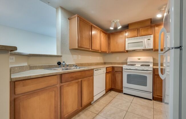 2 beds, 2 baths, $1,650, Unit UNIT 1051