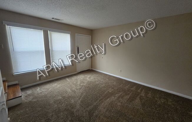 2 beds, 1.5 baths, $895