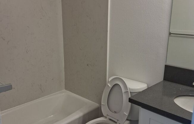 2 beds, 2 baths, 836 sqft, $2,400, Unit 262