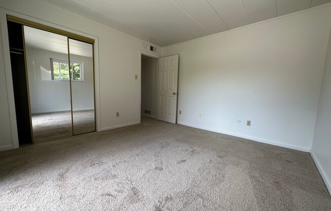 2 beds, 1 bath, $1,045, Unit B-04