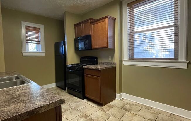 2 beds, 1 bath, $1,350