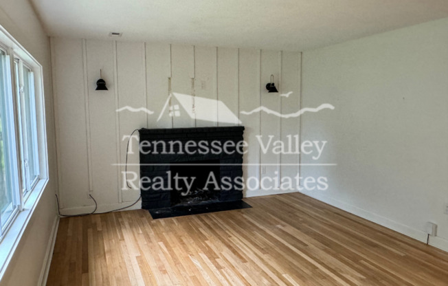 Move in Ready! RENOVATED home in Fountain City convenient to Tazewell Pike and Downtown Knoxville