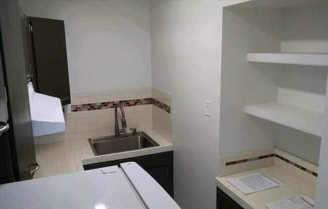 1 bed, 1 bath, 503 sqft, $999, Unit 12