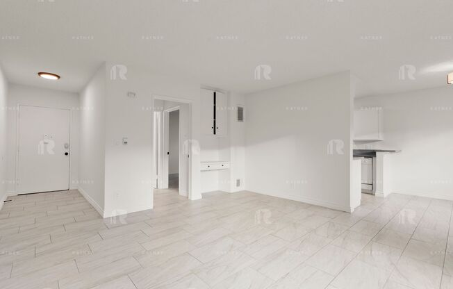 (Ellie:B) 5139 White Oak Avenue