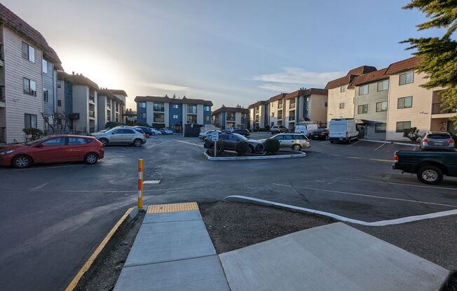 1 bed, 1 bath, 610 sqft, $1,725, Unit F303