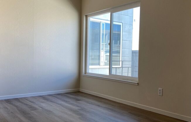 2 beds, 1 bath, $3,350