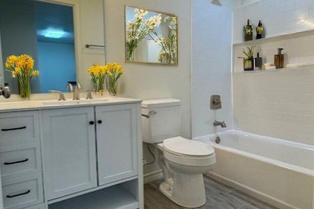 3 beds, 2 baths, 1,300 sqft, $1,675, Unit 163