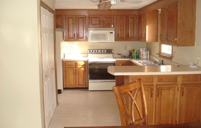 3 beds, 2 baths, $2,200