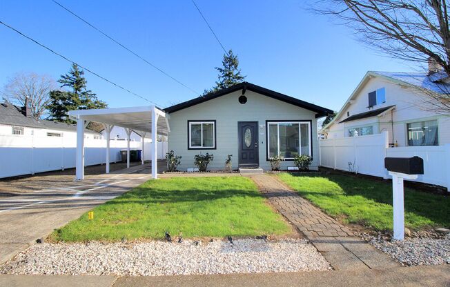 Beautifully Remodeled 3 Bedroom Mid-Century One-Level Home – SE PDX