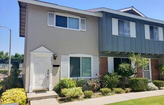 Huntington 2 Bedroom Townhouse for Lease - End Unit - New Flooring - Upgraded