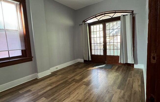 2 beds, 1 bath, $1,275, Unit Apt #1