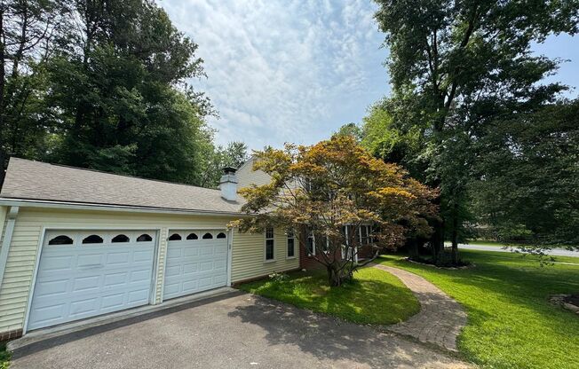Lovely 4 Bed 3.5 Bath On Single Family Home on Spacious Lot In Stratton Woods