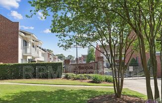 2136 BELLE POINTE ALY