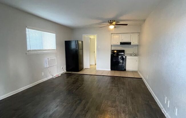 Studio, 1 bath, 455 sqft, $775, Unit 18-1804