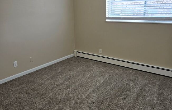 2 beds, 1 bath, 900 sqft, $940, Unit 92