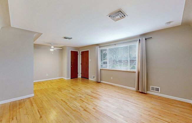 Fabulous Lakewood/Denver 3 bed/1 bath/1 car garage