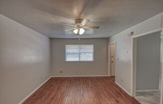 2 beds, 1 bath, $1,050