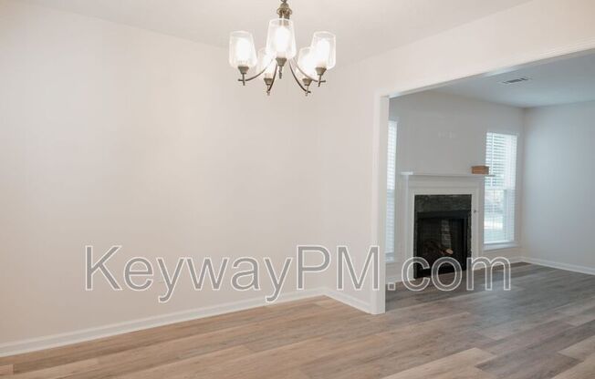 212 SARAH CRK CT