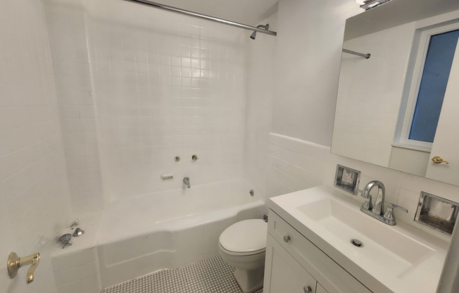2 beds, 2 baths, 1,240 sqft, $8,275, Unit 5F